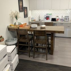 Dinning Table 