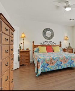 Wood cali king Bed set