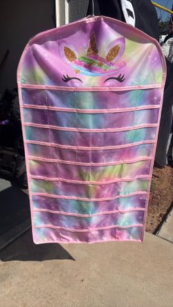 Closet bow and jewelry holder
