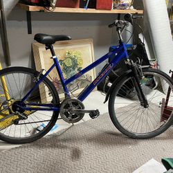 BICYCLE , MONGOOSE  MGX A40 Front Suspension Mountain Bike 