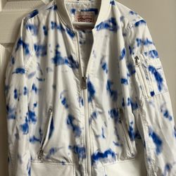 NWOT, Woman’s Levi Rain jacket Or Zip Up Light Coat Size Med