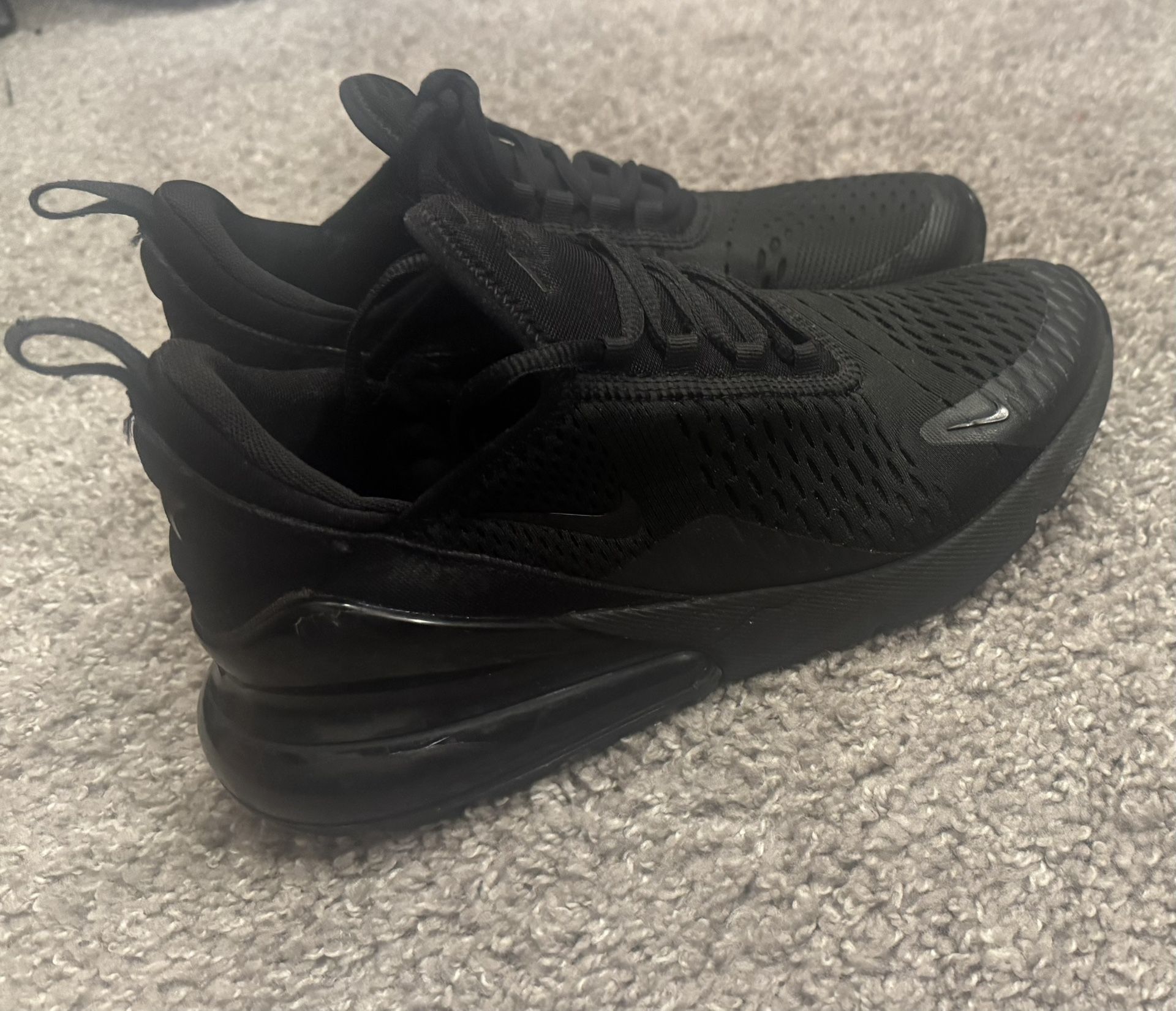 Black Nike 270s Size 7Y