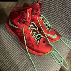 Lebron 10’s Christmas (pickup Only)