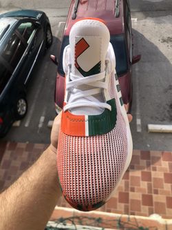 Adidas Pro Bounce 2019 “Hurricanes”
