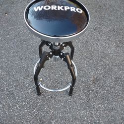 Work Pro Swivel Adjustable Hydraulic Stool 