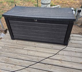 Outdoor poolside chest