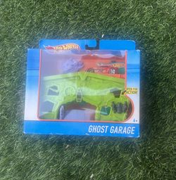 Hot Wheels Ghost Garage with Red Car New 2016