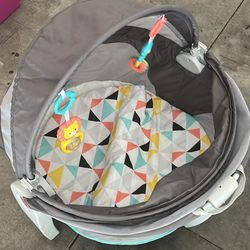 Portable Bassinet And Play Space 