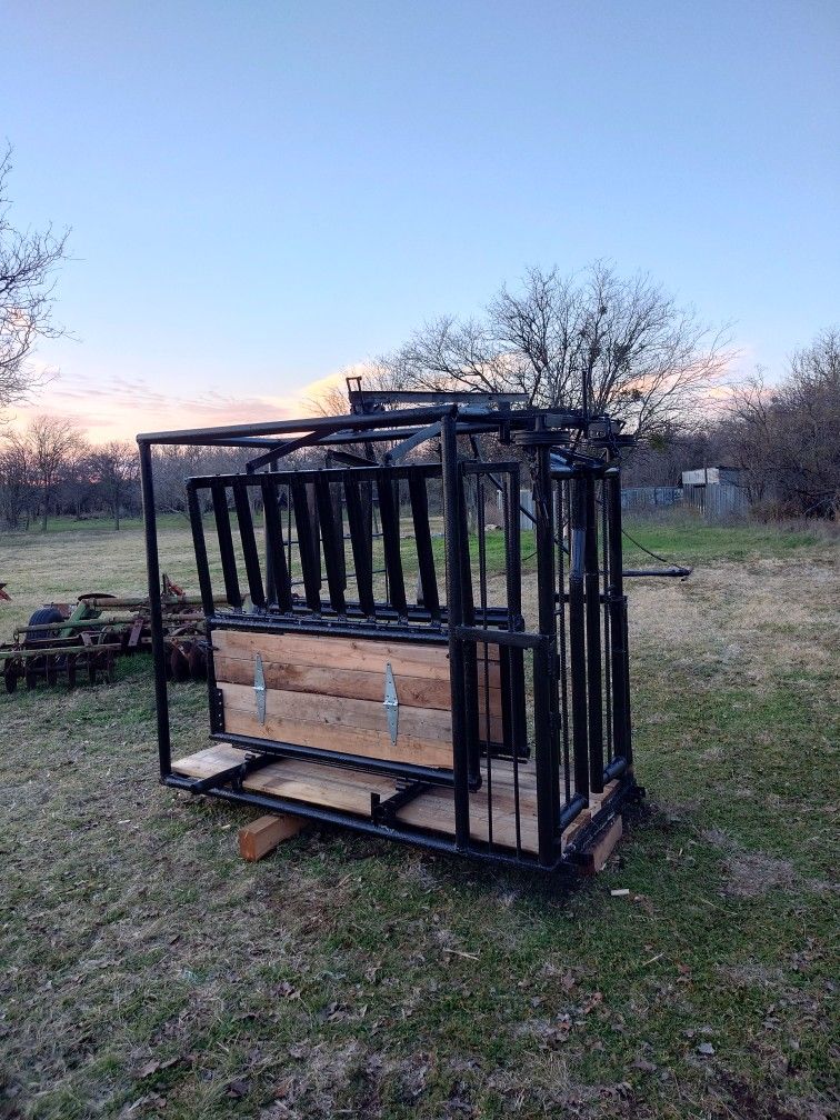 Cattle Squeeze Chute