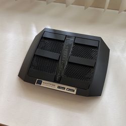 Netgear Nighthawk X6 - AC3200 Tri-Band Wifi Router - Model: R8000