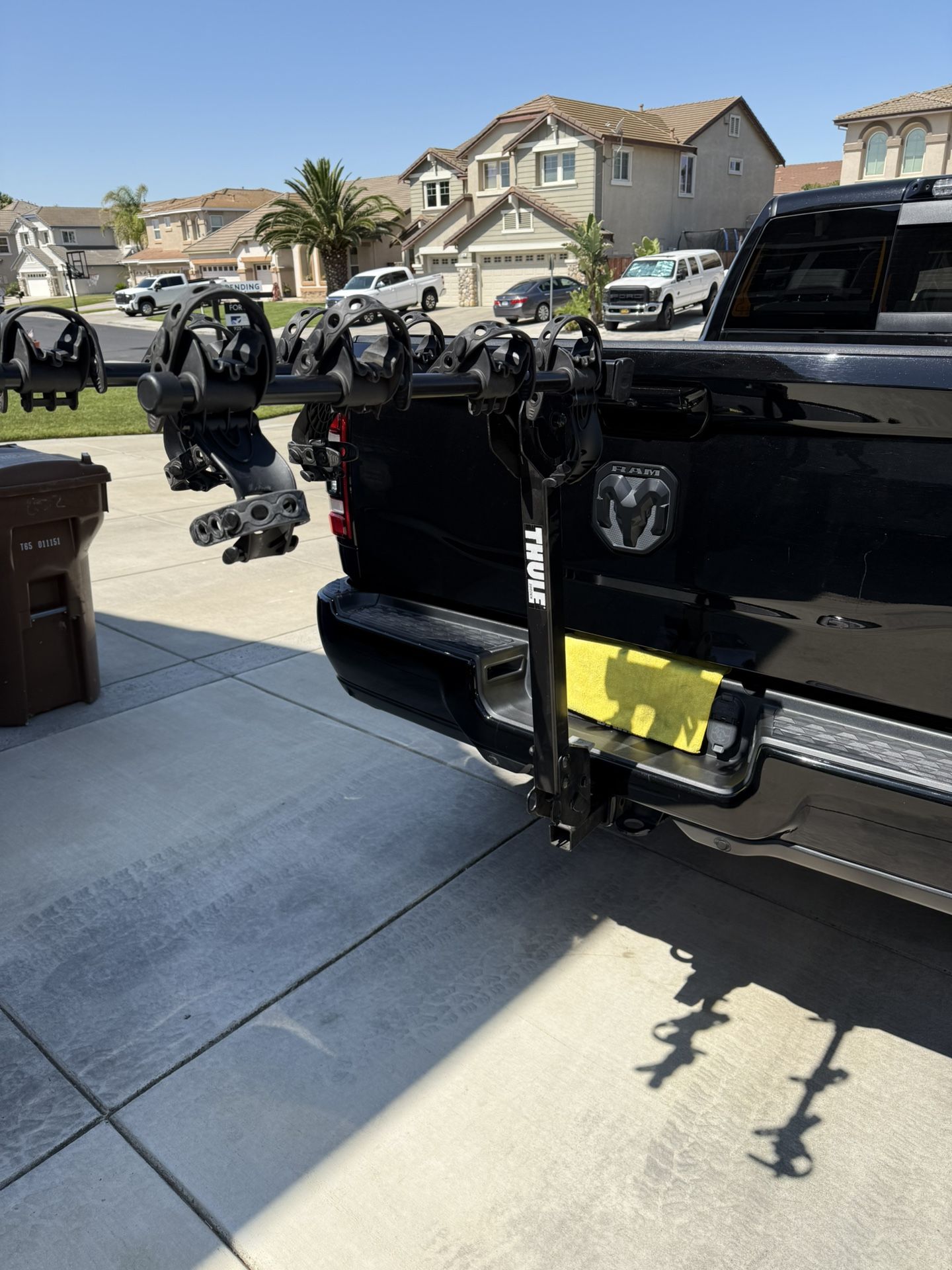 THULE 5 Bike Hitch Rack.