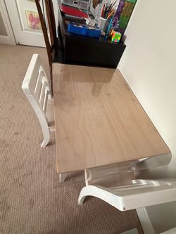 Kids desk and chairs