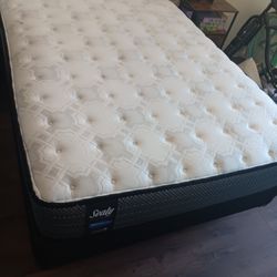 Full Size Bed 