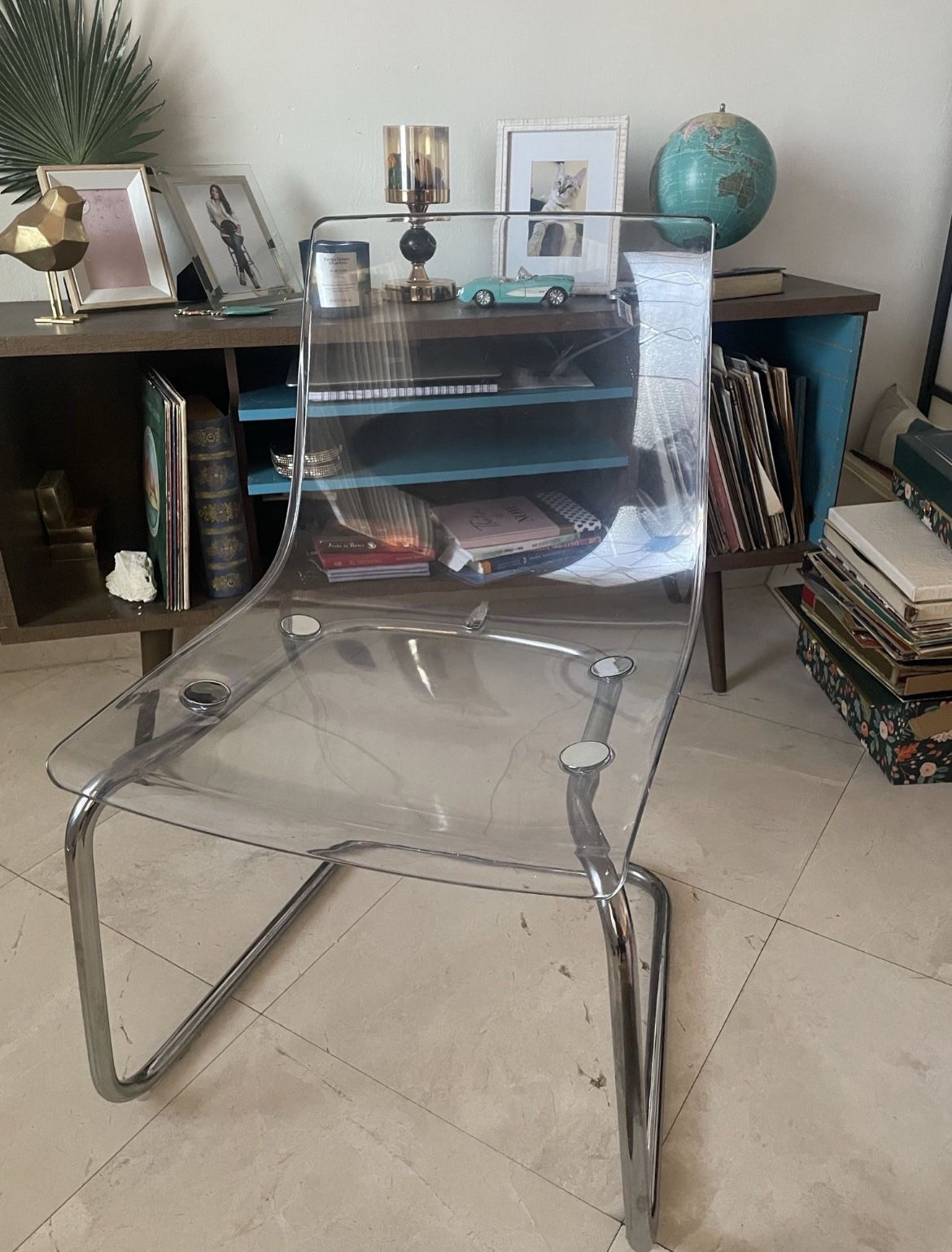 2 chairs