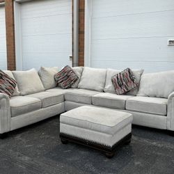 Large Light Gray L Shaped Sectional*FREE DELIVERY 🚚 