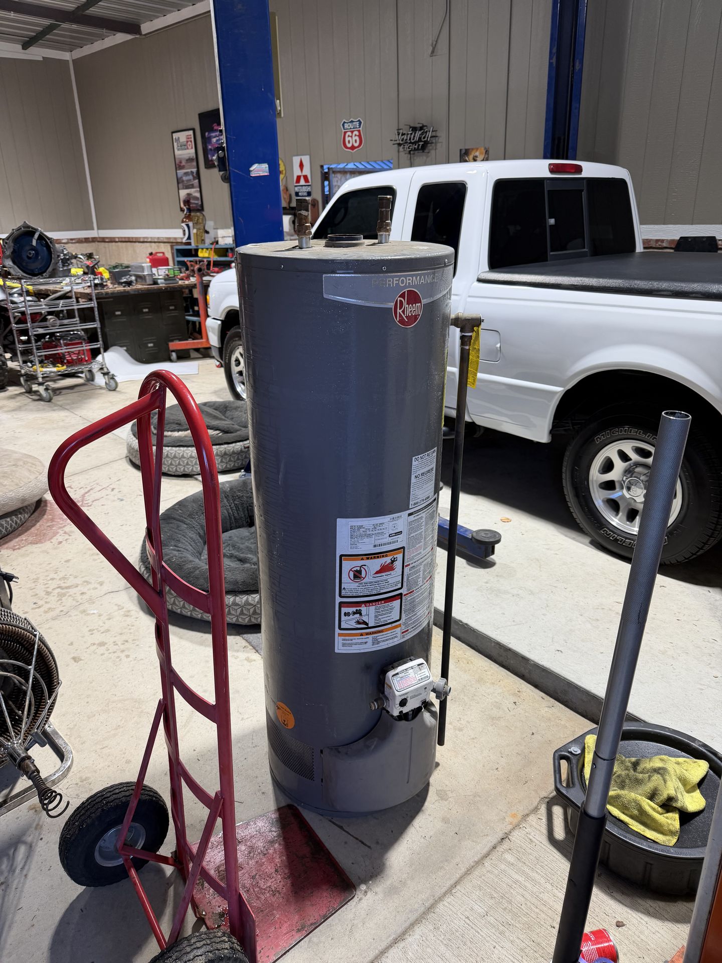 Great condition 40 gallon Rheem water heater