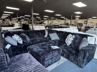 Midnight L Shape Sectional. 🚚WE DELIVER🚚