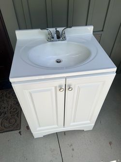 White Bathroom Sink Vanity
