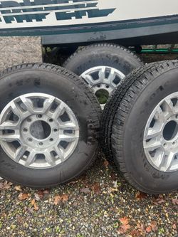 2500 HD Wheels Tires Take Offs Less Then 500 Miles