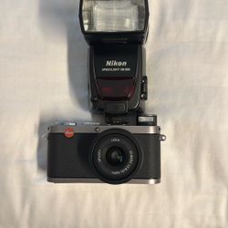 Leica X1 Camera And  Speedlight SB-800