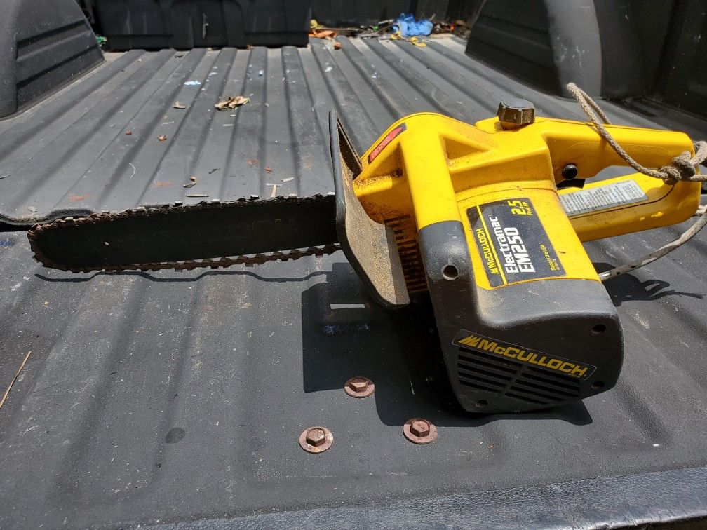 McCulloch 14" 2.5 HP Electric Chainsaw