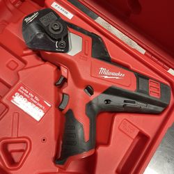 Milwaukee Cordless MCM Cable Cutter 2472-21XC