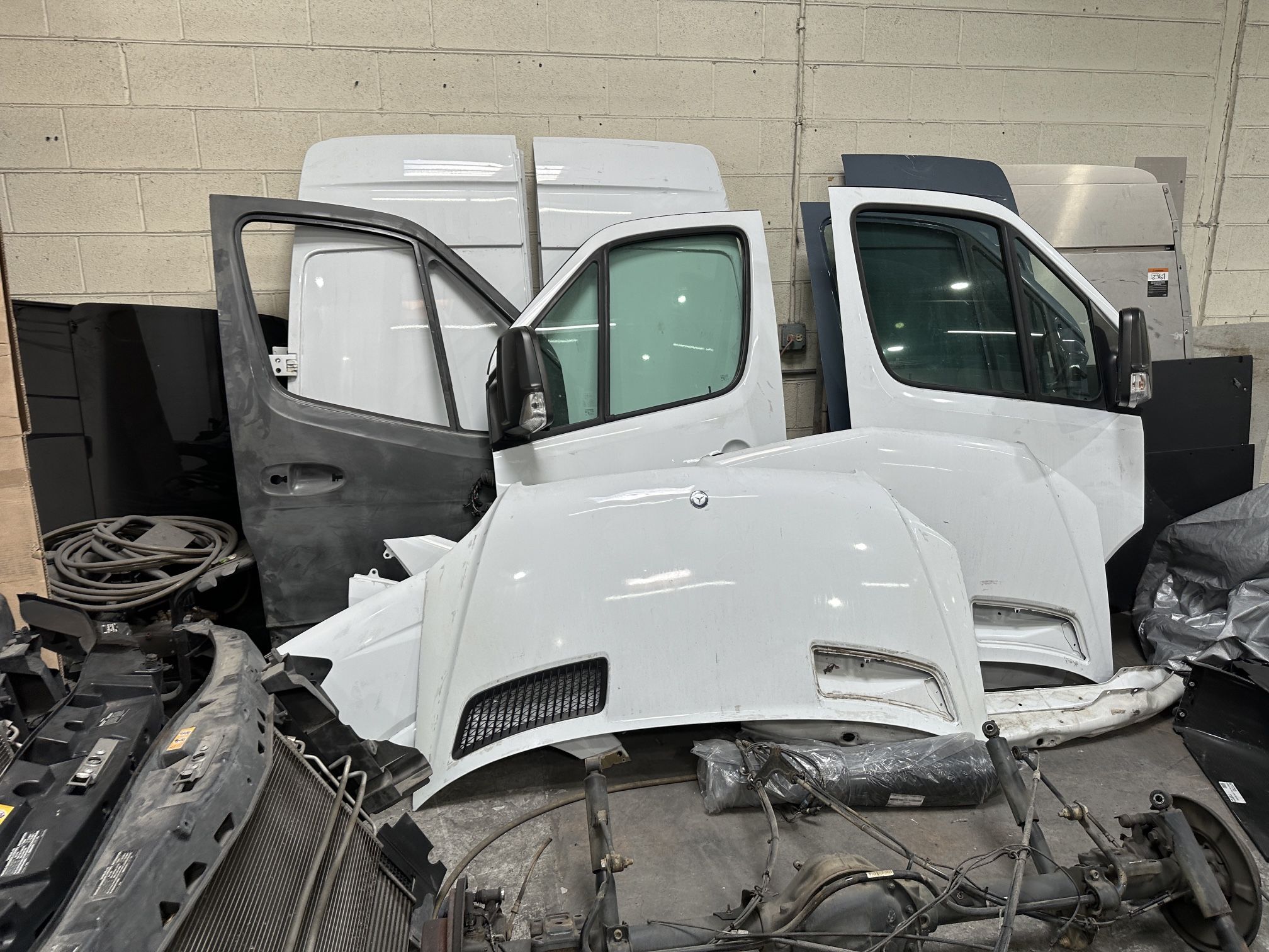 2009 - 2023 Mercedes Sprinter Parts Mechanical Body Transmission Door Rear Differential