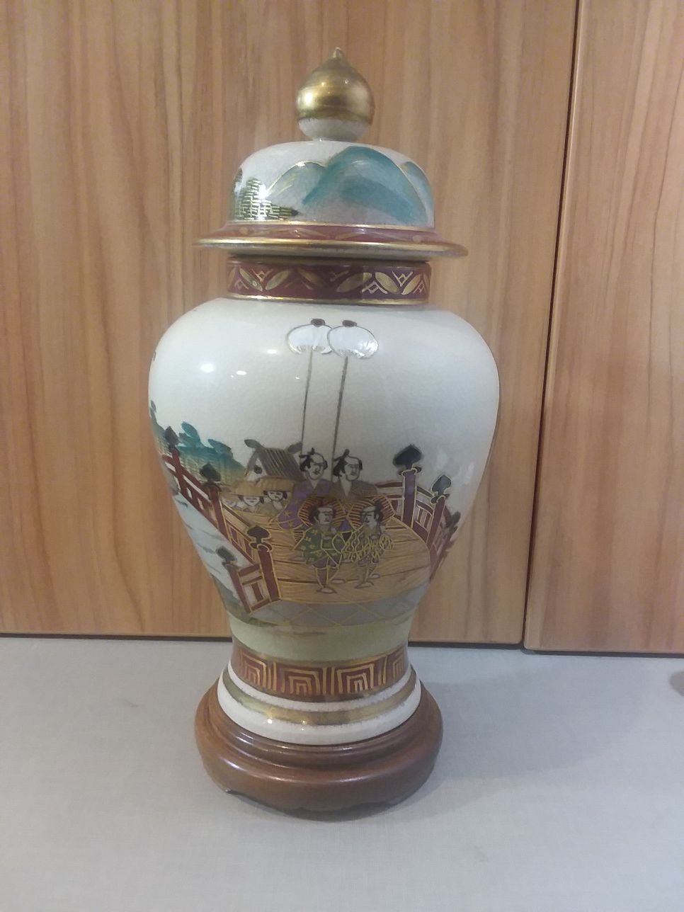 Vintage Japan Temple Jar/Stand