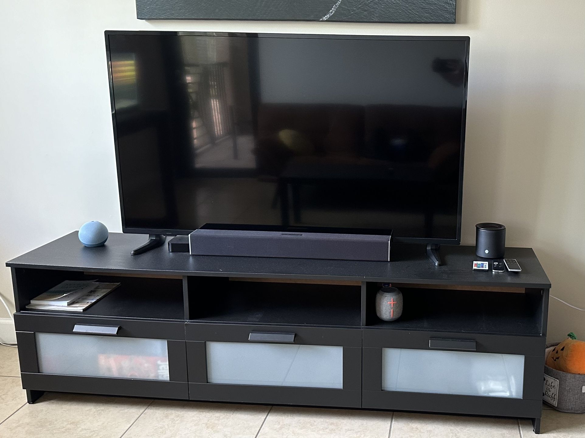 4K Smart TV + TV Stand + Sound Bar