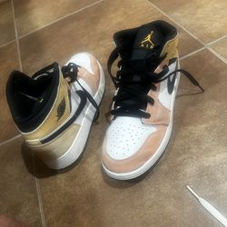 Air Jordan 1 Mid 6.5Y