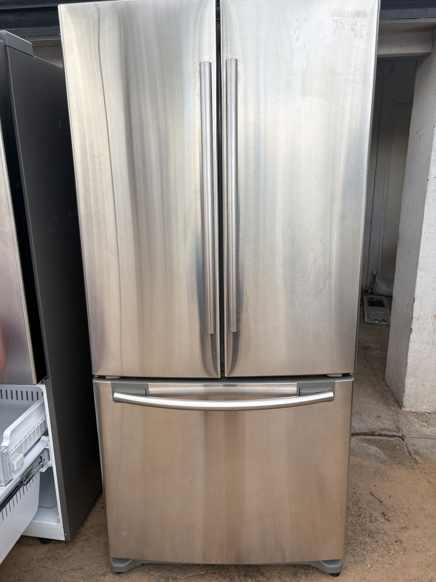 Samsung 33 Counter Depth Fridge Works Perfect In Good Condition. Free Delivery To Your Garage.