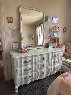 Must Sell By Sunday! Vintage 3 Piece French Provincial set: solid wood dresser, mirror, nightstand