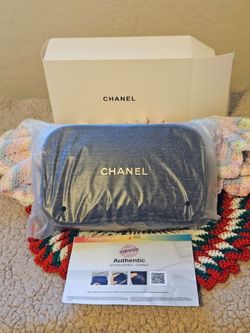 CHANEL ✨️Sparkly cosmetic handbag