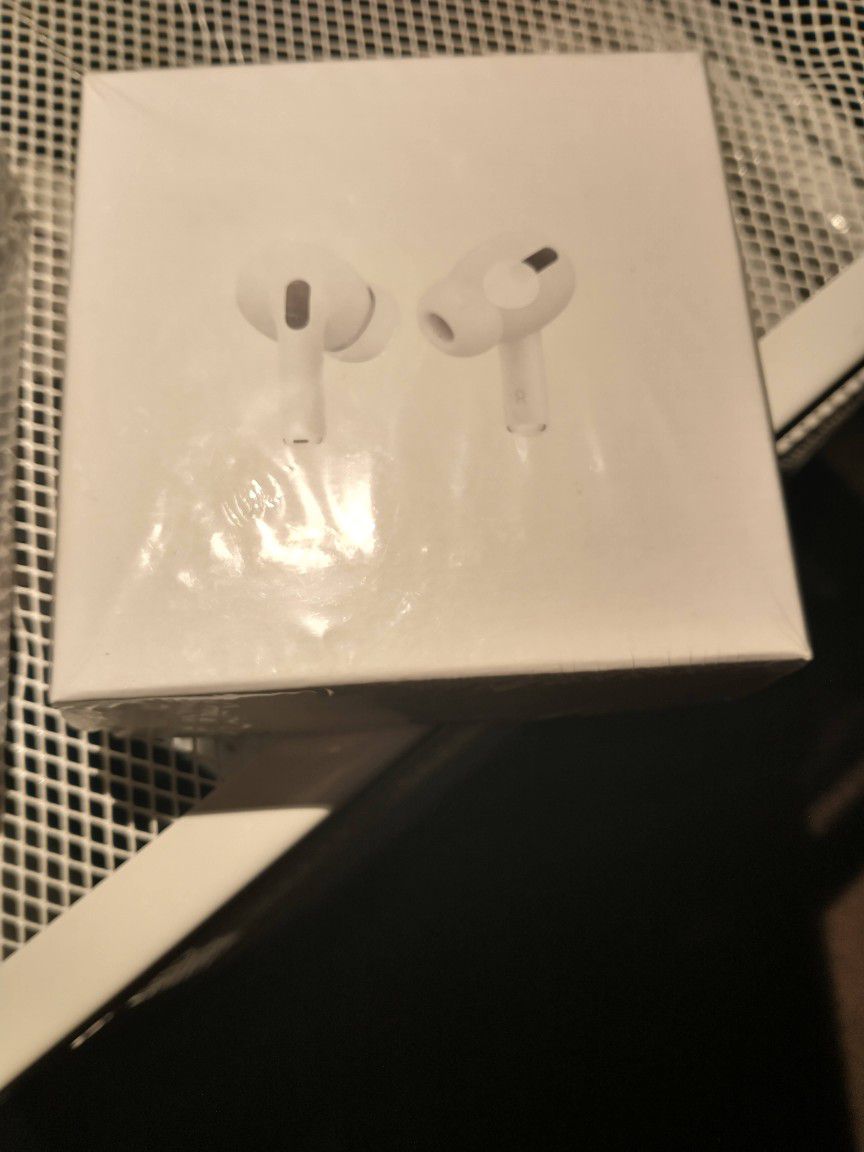 Bluetooth Wireless Earbuds New In The Box For iPhone Or Android