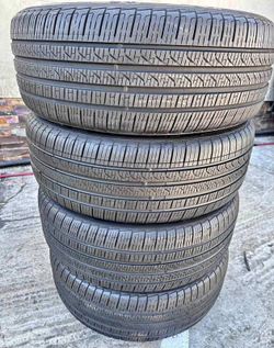 205/45/17 pirelli đđ Vendo un set de llantas con 80% de vida las 4 đđ