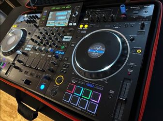 Pioneer XDJ - XZ Controller with Case and Decksaver