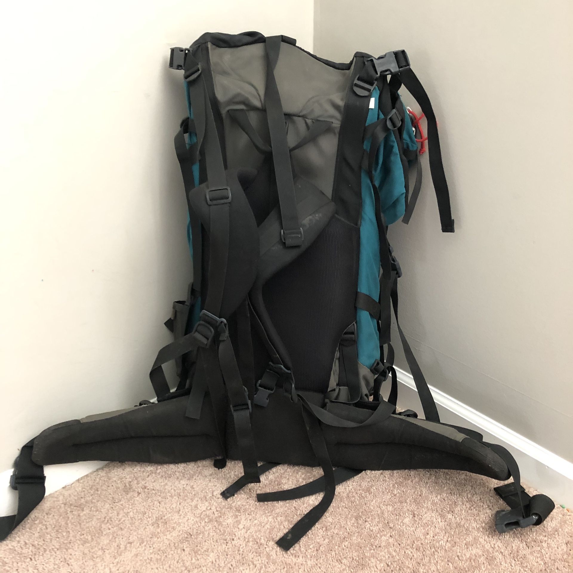 Osprey shop silhouette backpack