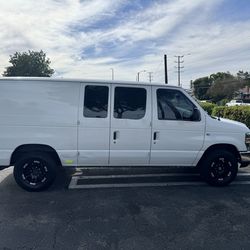 2008 Ford E-250