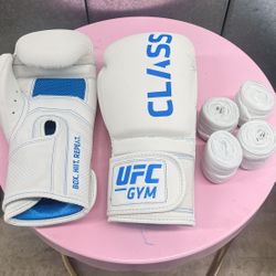 UFC Women’s Boxing Gloves New! With Wraps Blue And White