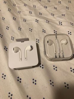 Apple headphones set brand new