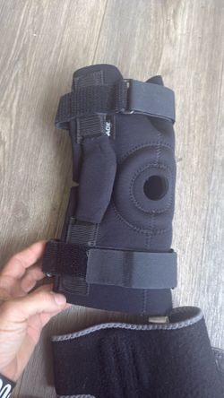 ACE Brand hinged knee brace