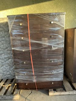 Big Drawers $$$145 Almost New