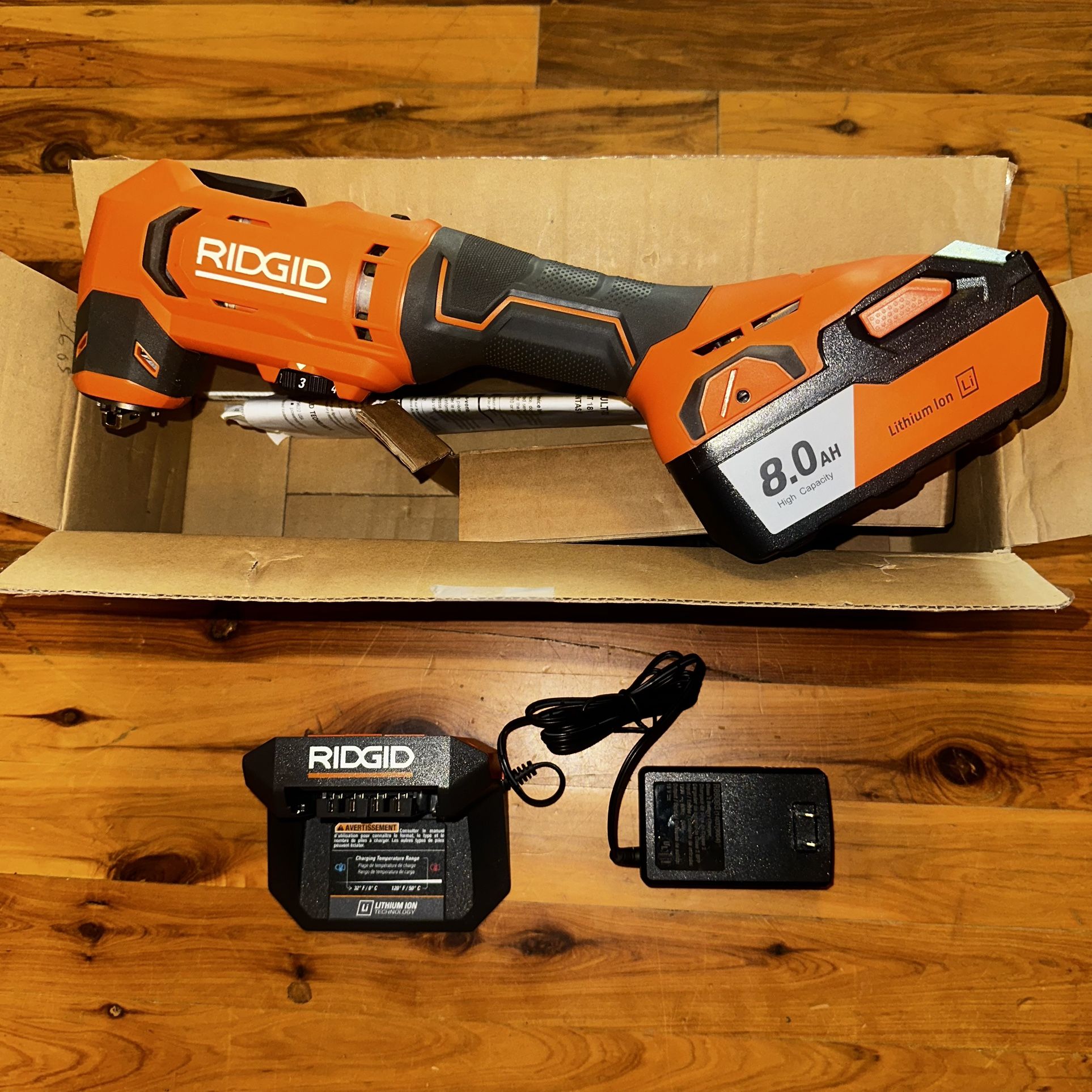RIDGID Oscillating Tool Variable Speed MultiTool Saw With Magnetic Floating Motor + Huge 8Ah & Charger Kit