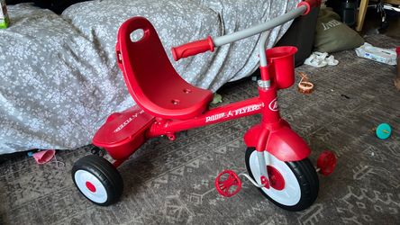 Radio Flyer Red Kids Tricycle