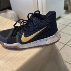 Nike Kyrie Flytrap II 