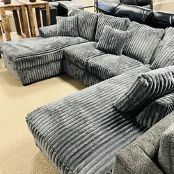 Double Chaise Stunning Sectional!