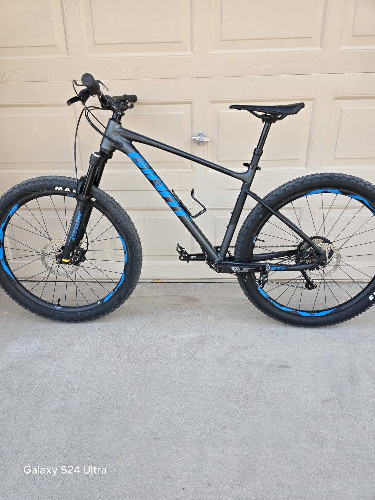 GIANT FATHOM 2 MOUNTAIN BIKE, 1X10, SETUP TUBELESS, SUNTOUR32 AIR SHOCK, DROPPER POST (MEDIUM FRAME)