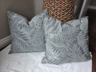 New Tommy Bahama Indoor Pillows 20x20
