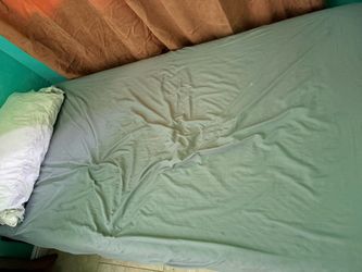 Twin size bed