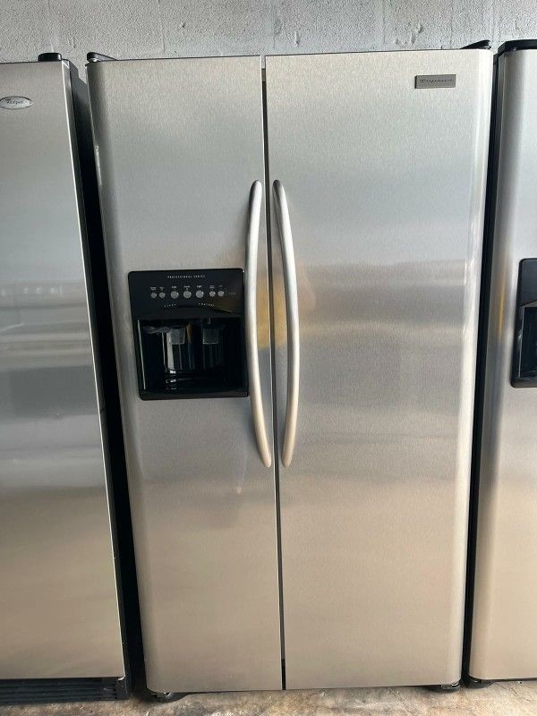 Refrigerator Frigidaire 36 Inch Great Condition